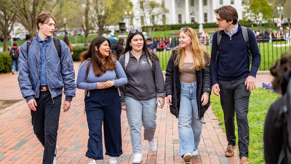 Washington semester walking in front of white house
