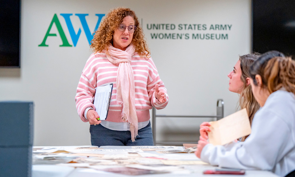 Amelia-Underwood-Army-Womens-Museum-teaching