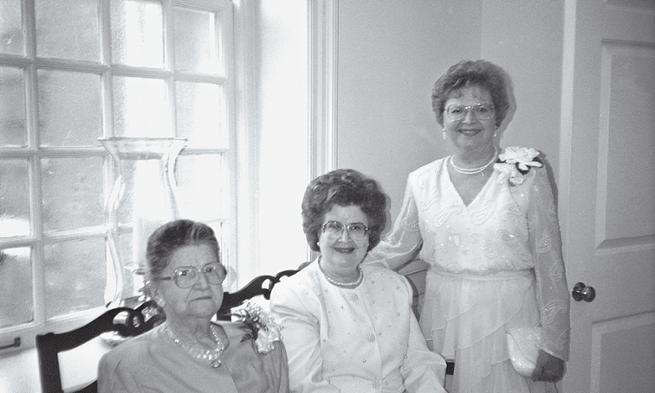 Photo of Alma Beatrice Comer Shuler, Mary Frances Shuler Johnson, Eva Shuyler Holtzman