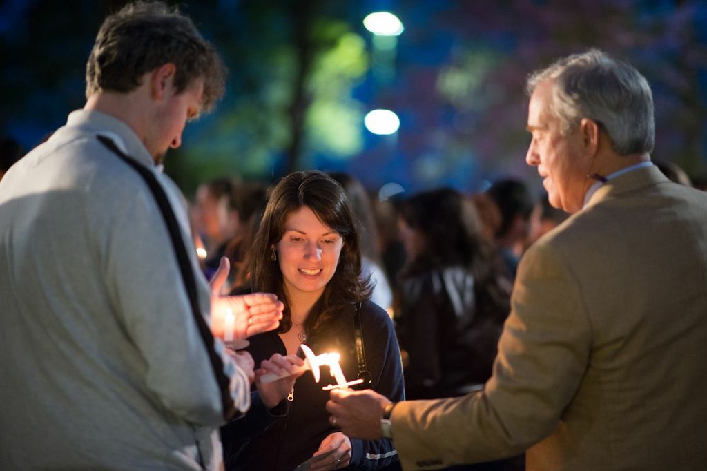 Students and alumnus at 2013 Alumni Candlelighting Ceremony