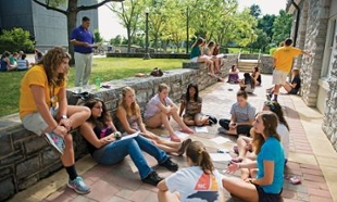 JMU freshmen participate in a Madison Collaborative session