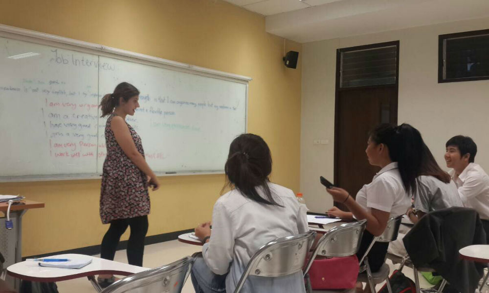 Olivia Meyer teaching in Thailand