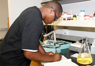 Jamel Mitchum in the lab.