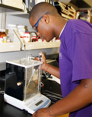 Jarvis Mitchum in the lab.