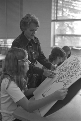 1972 art student receives feedback
