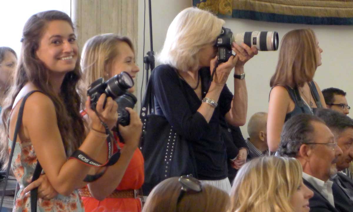 JMU students learning photography in Urbino, Italy