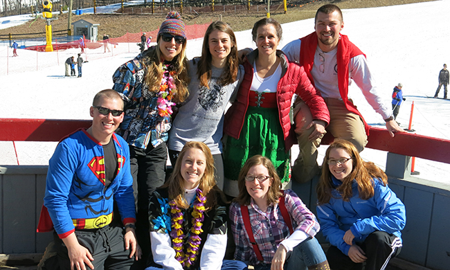 JMU students volunteer at ski resort