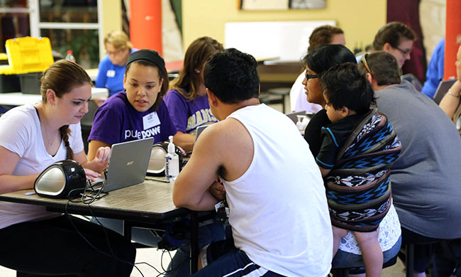 JMU students at clinic