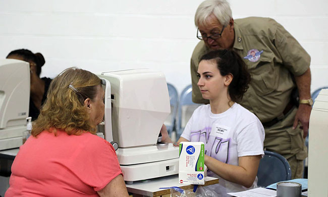 JMU students at clinic