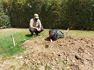 Example of capacity development as an FSD Technical Advisor conducts training for an operator from Iraqi NGO Shareteah Humanitarian Organisation (SHO).  Image courtesy of FSD.