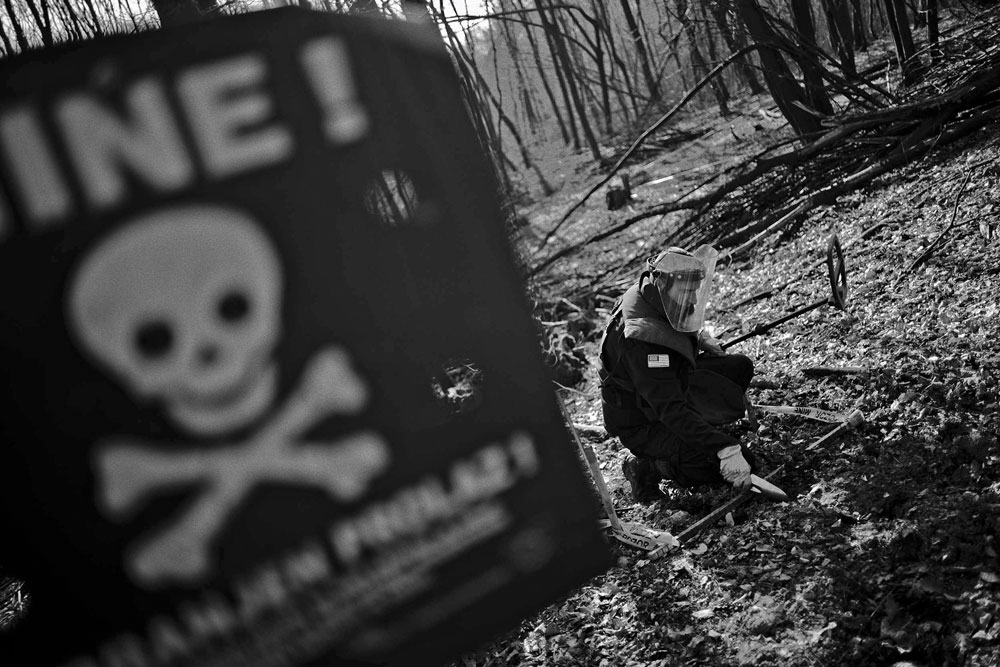 A MAG deminer working in minefield in Brčko. All images courtesy of Sean Sutton/MAG.