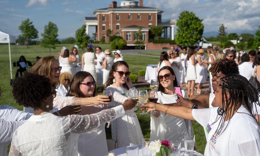 2019 WFM En Blanc