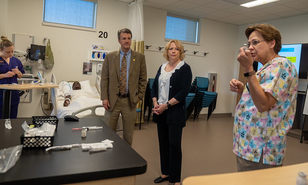 Cline visits School of Nursing