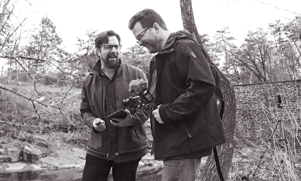 Phil Rossi (’01) and Tee Morris (’92) share a laugh.