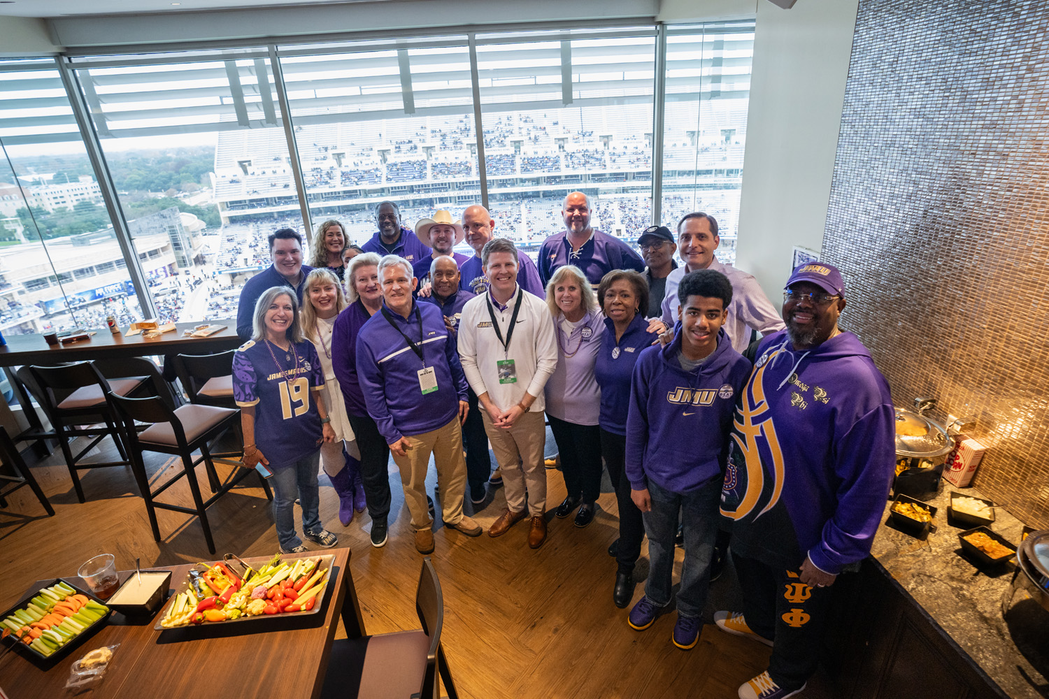 329536_armed_forces_bowl_jmu_football_vs_air_force_alumni_fans_mrds_cheerleading-1077.jpg