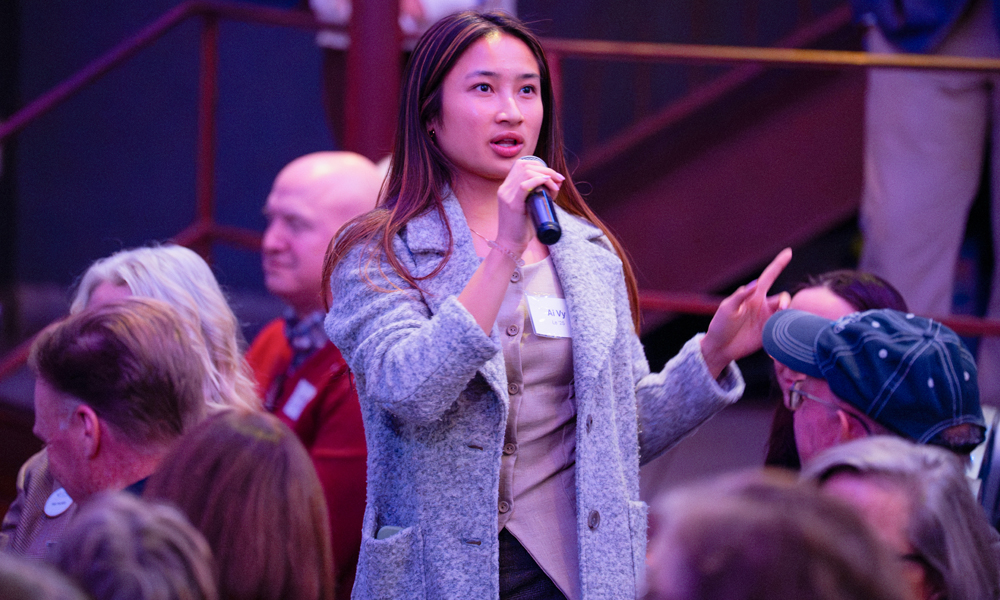 Ai Vy Le speaks at Falls Church event