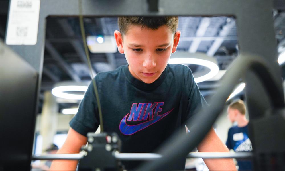 22-Youth-Summer-Camps-3D-printer
