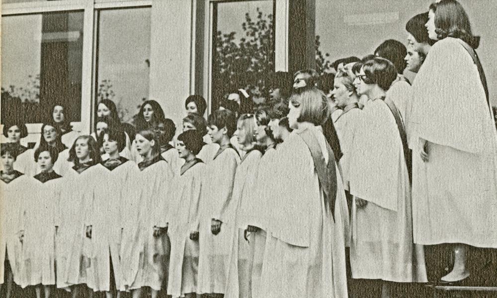 The Concert Choir at Madison College performing outdoors