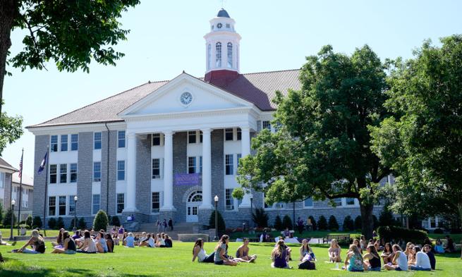 Wilson Hall and orientation students