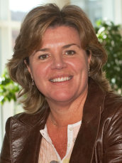 Amy McPherson ('83)