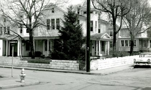 Residence on the corner of East Elizabeth and Federal Streets, 1962