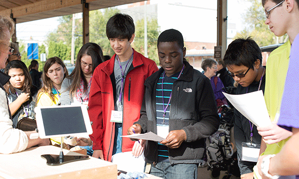 Valley Scholars at Farmers Market 