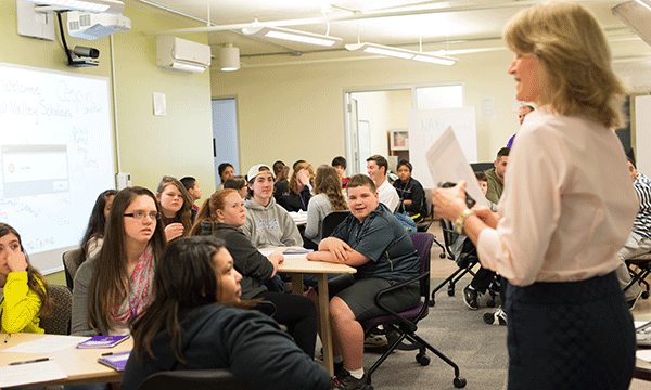 Mary Lou Bourne talks to Valley Scholars 