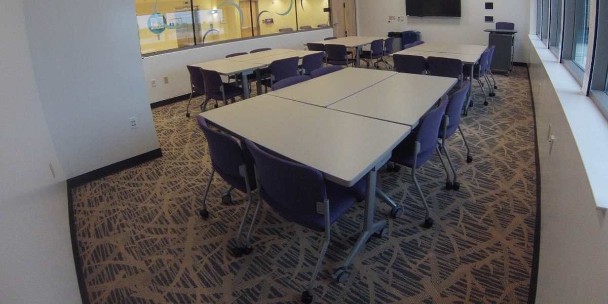 Picture of 6 seat pods setup of room 4047