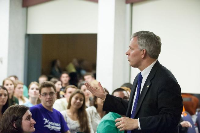 President Alger meets with JMU Student Ambassadors