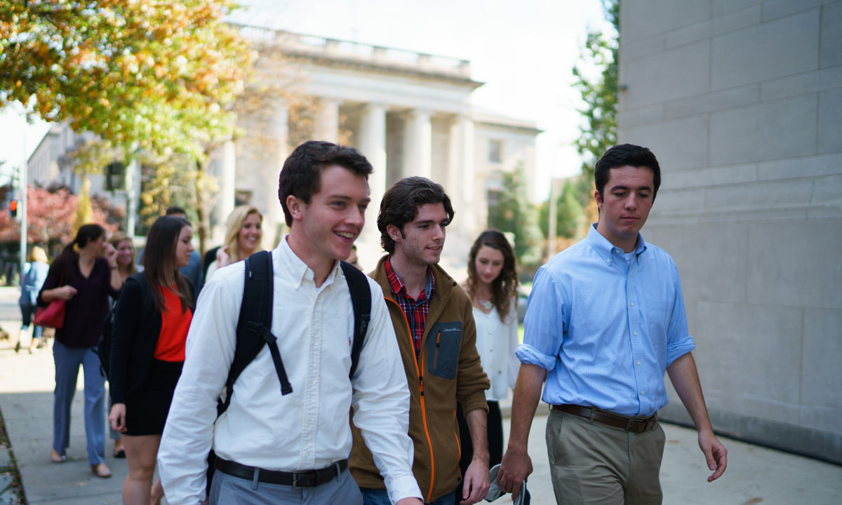 JMU students in DC walking