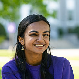 Anjali Suresh headshot