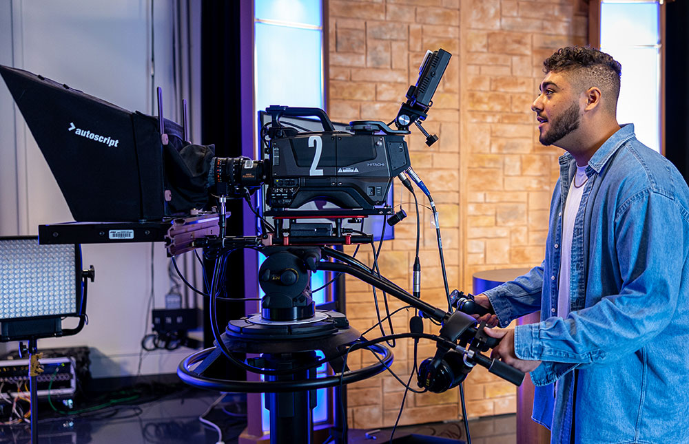 joshua-dixon-camera-1000w.jpg