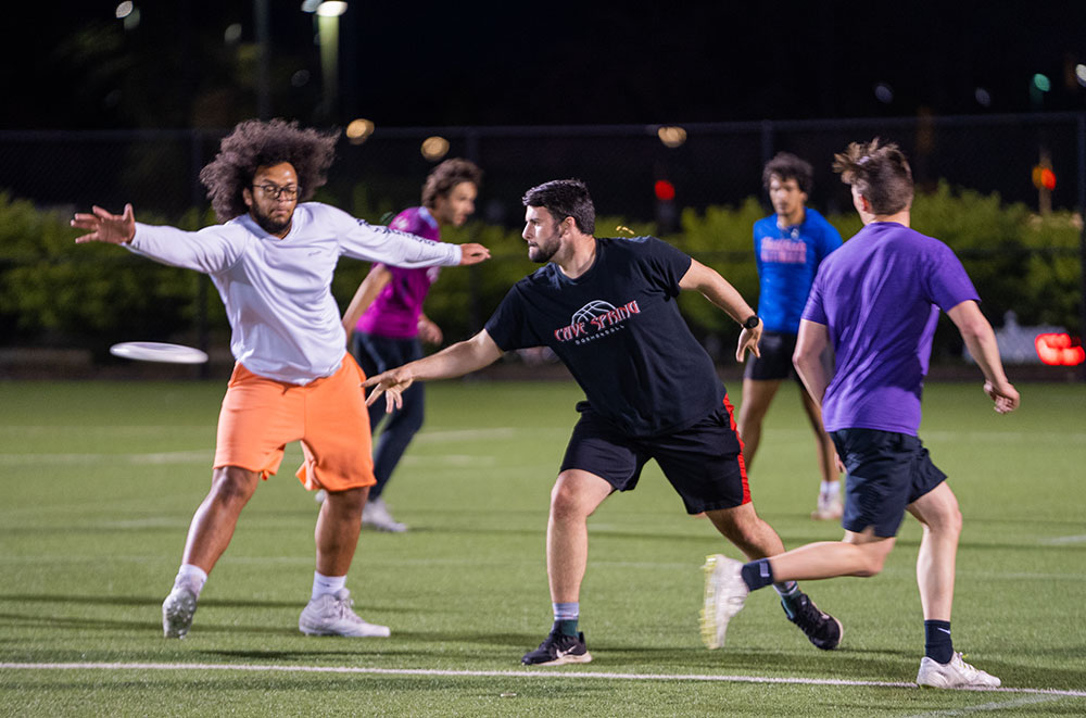 ultimate-frisbee-urec-1000w.jpg