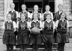 First intercollegiate basketball team