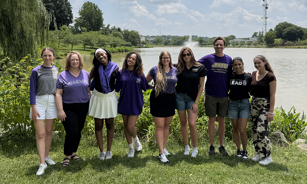 CIPSYD Students Pose on Campus