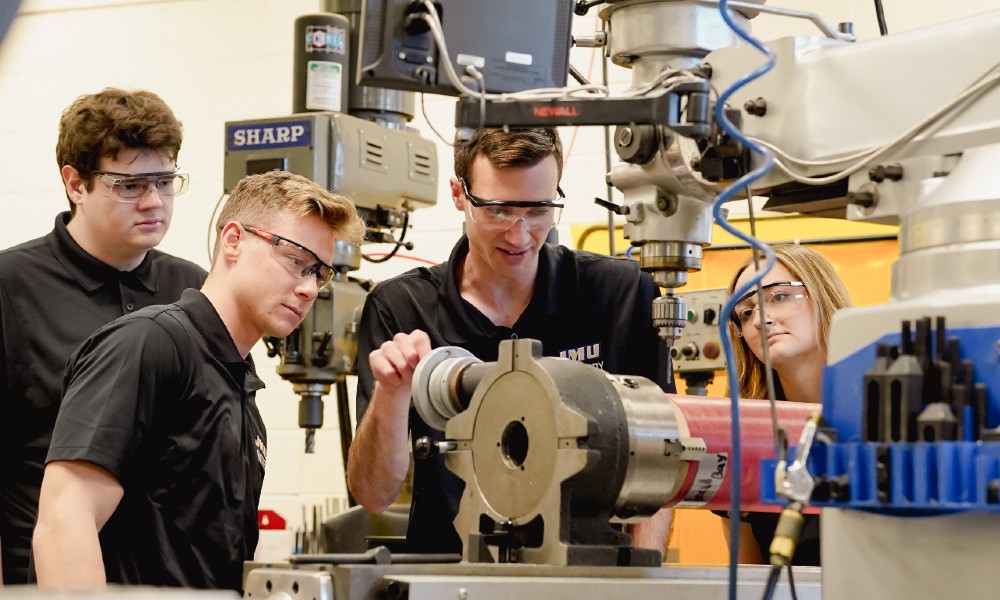 Vulcan 1 Engineering student team working in the lab