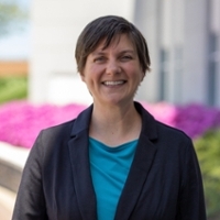 Rachel Rhoades Headshot
