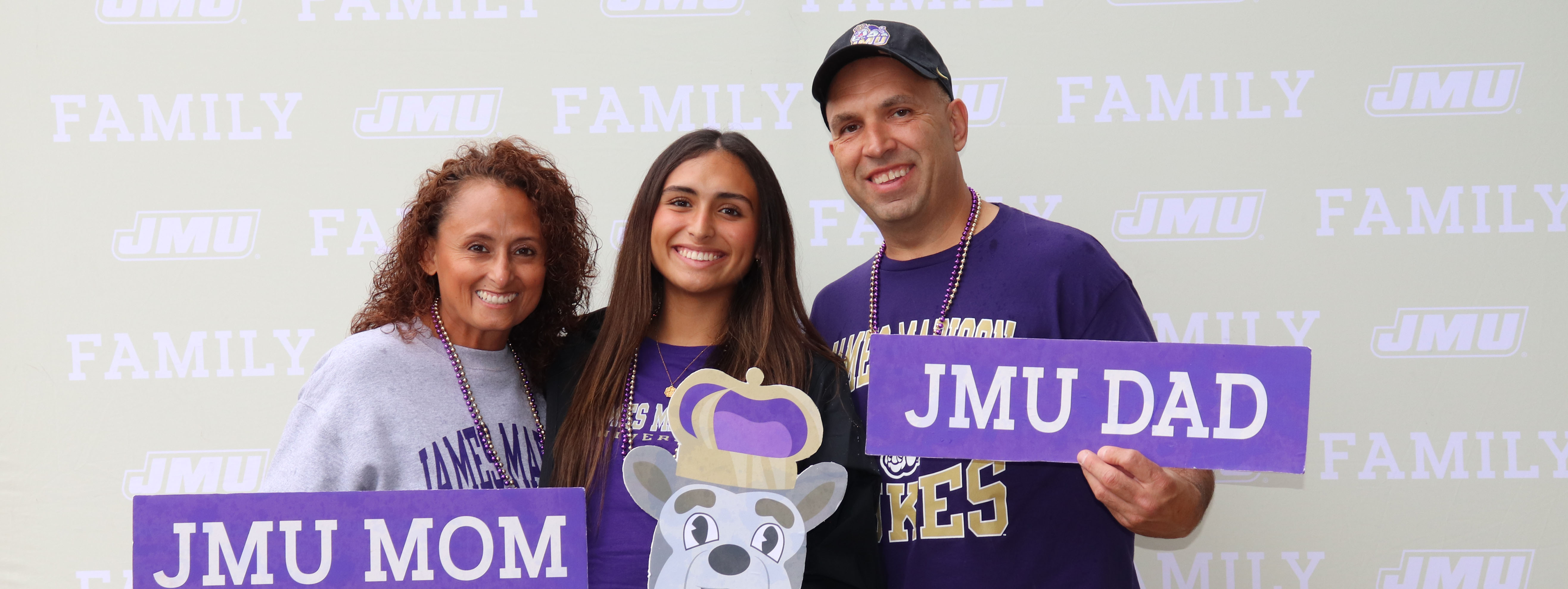 JMU mom & dad and daughter