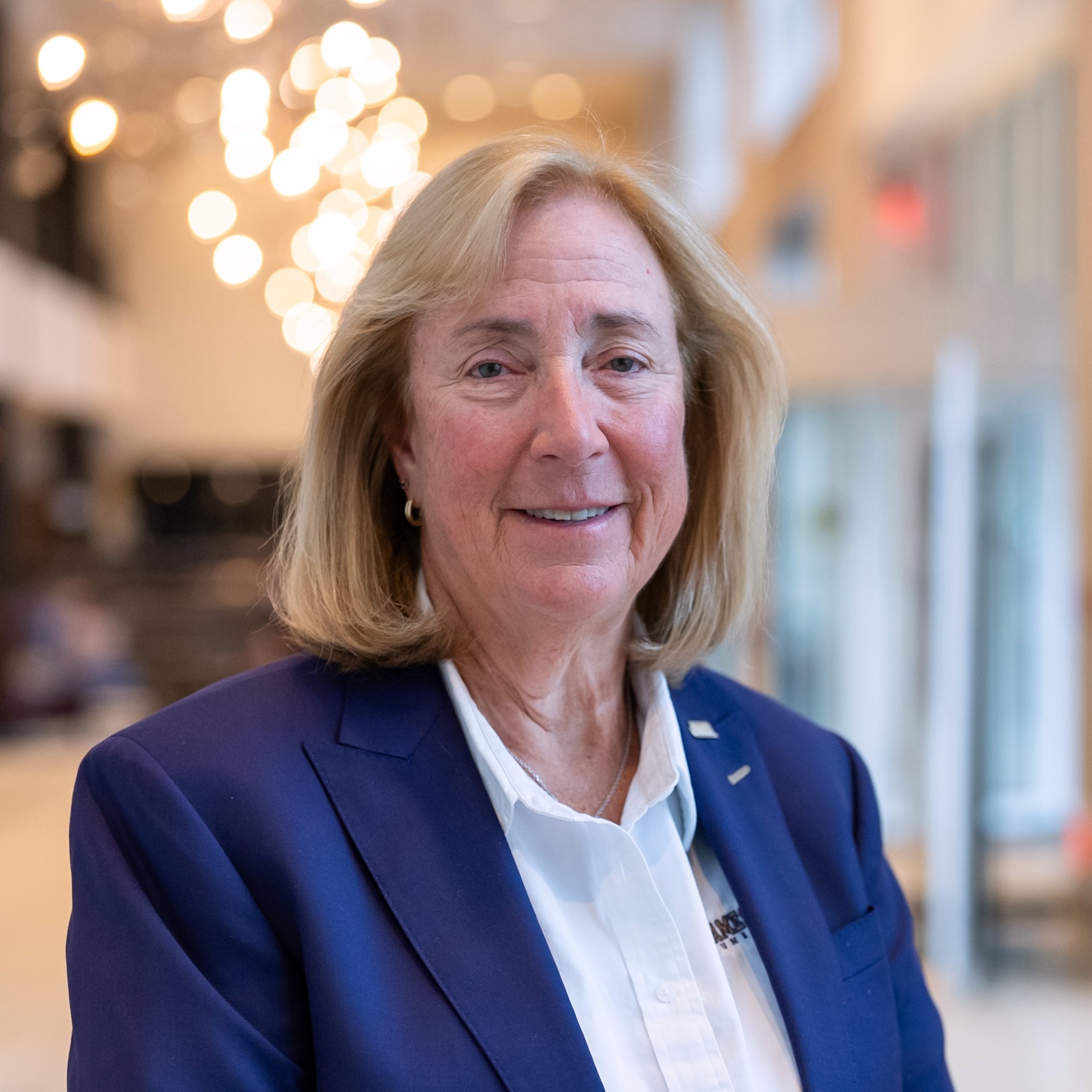 Profile Image for Linda Cross