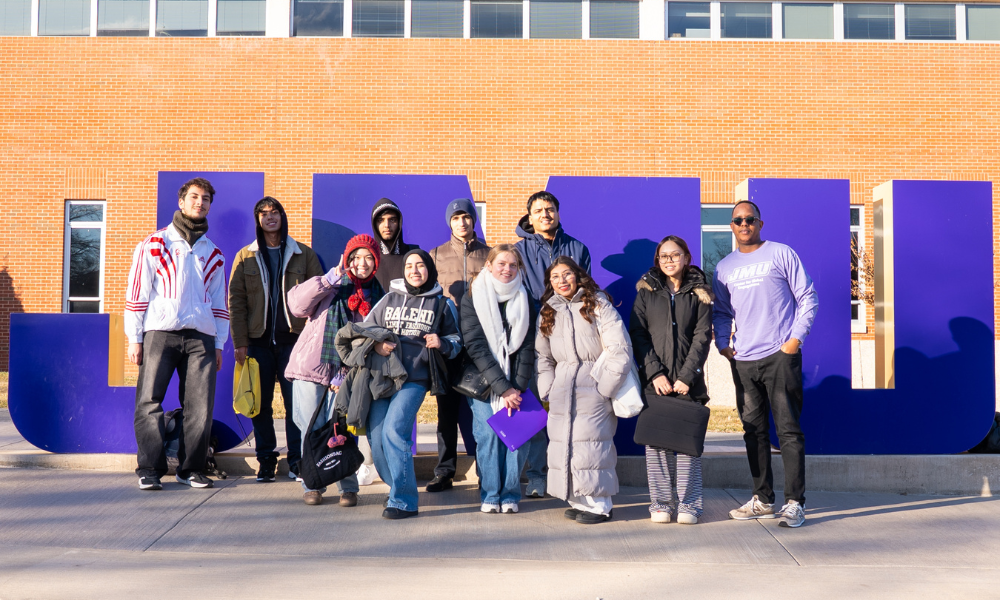 ISSS Welcomes New International Dukes to JMU 