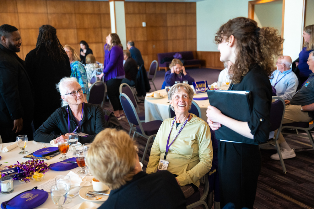 Alumnae talk to Madison Singers