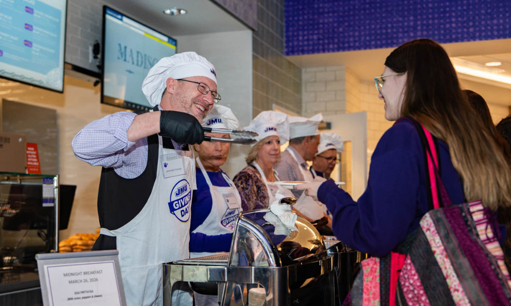Campus celebrities served students their favorite breakfast foods in Festival at the late-night breakfast.