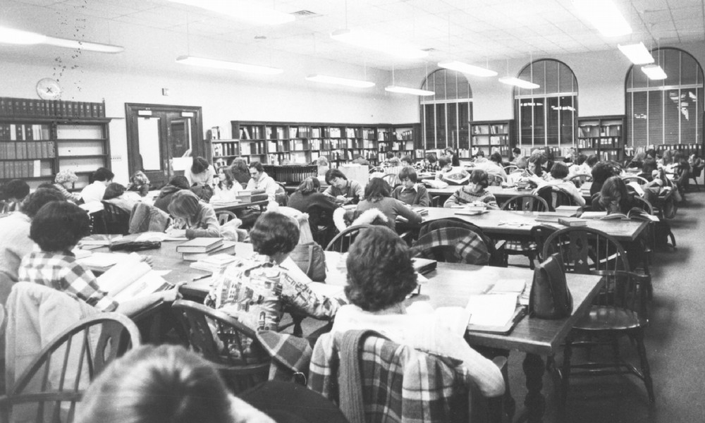 The Mosman Family Reading Room on the second floor of Carrier Library in 1978.