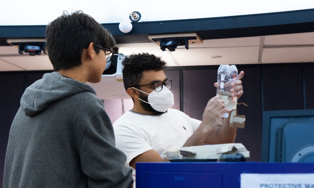 <span class="submesa">Science Explorers Camp</span> The fourth slide