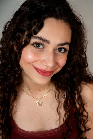 Mina Abu Alhomos Headshot