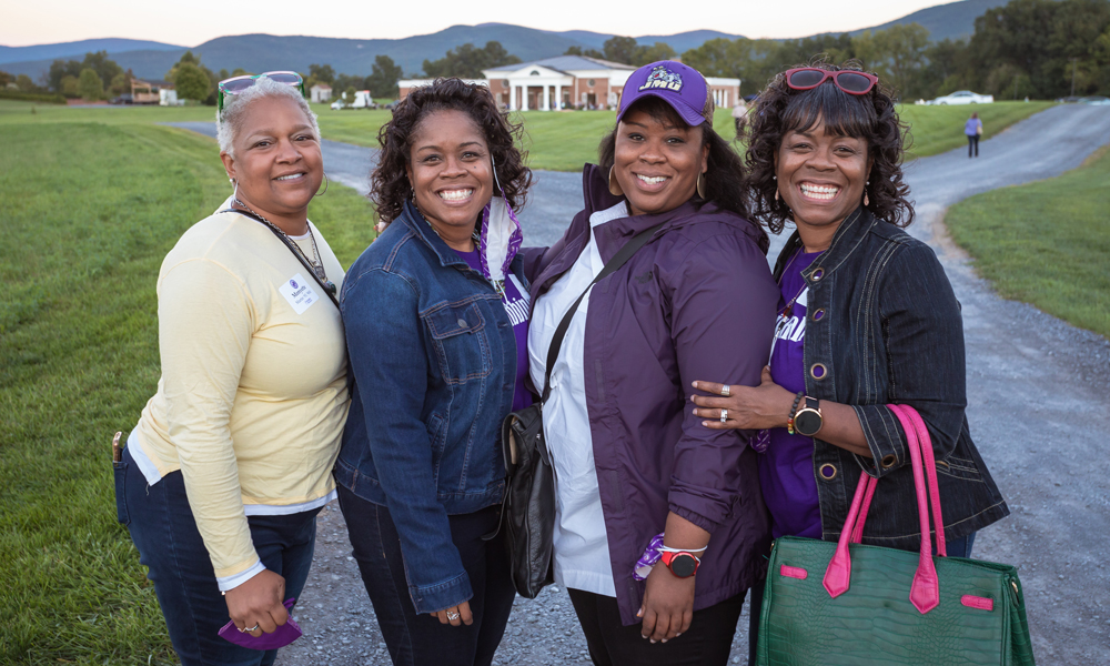 W4M-AC-1062-sisters.jpg